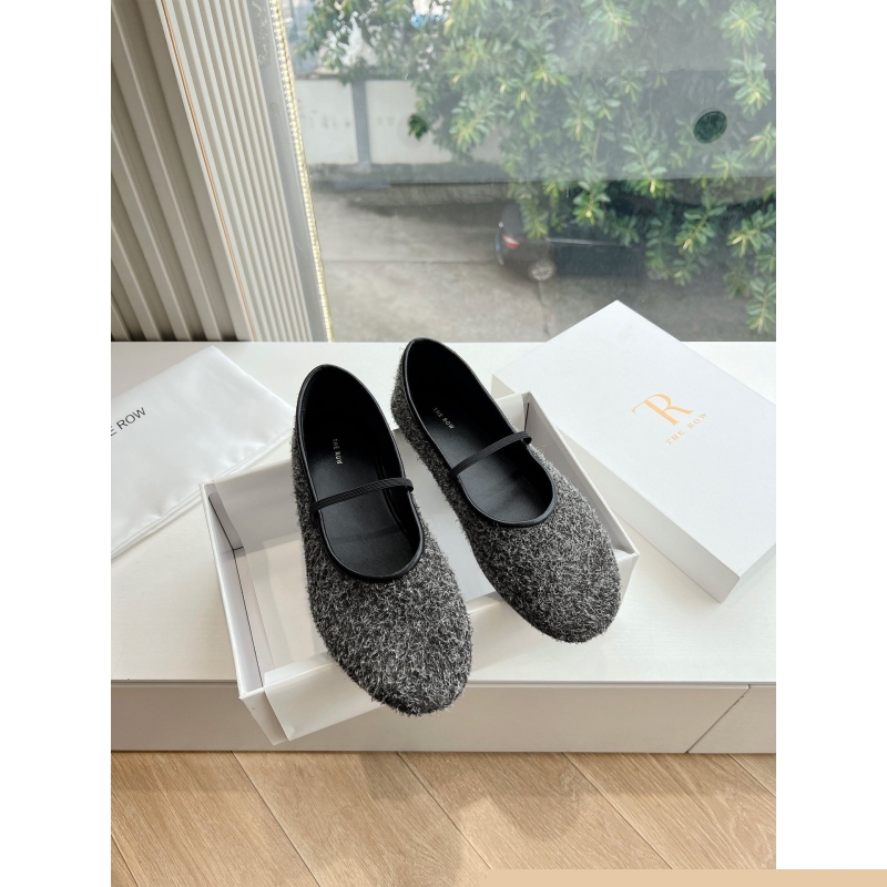 Other flat shoes